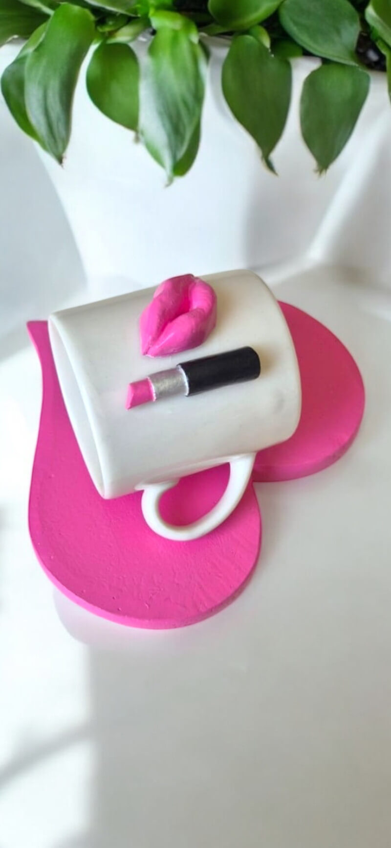 Pembe Rujlu Öpücük Fincan