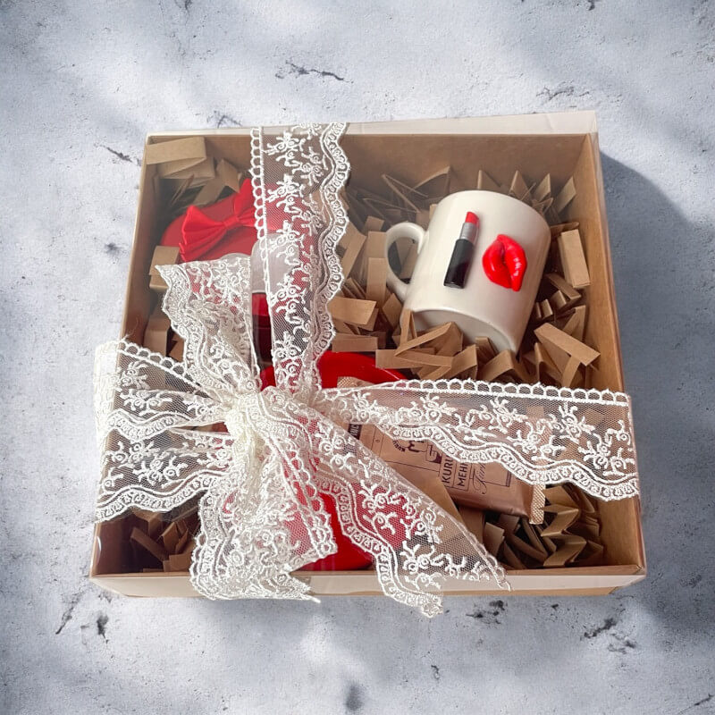 Kırmızı Kalp Mum ve Rujlu Fincan Set