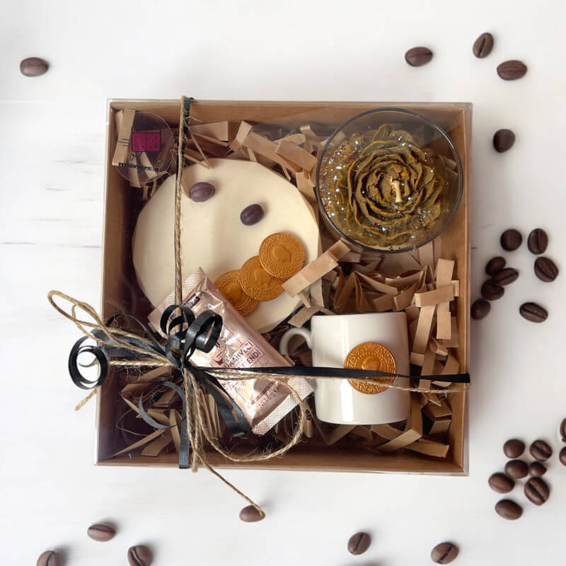 Altınlı Fincan ve Şakayık Mum Set