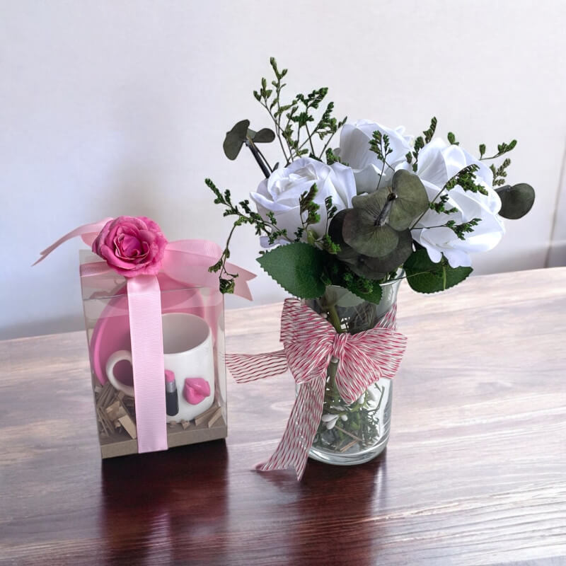 Cam Vazoda 3 Solmayan Beyaz Gül 