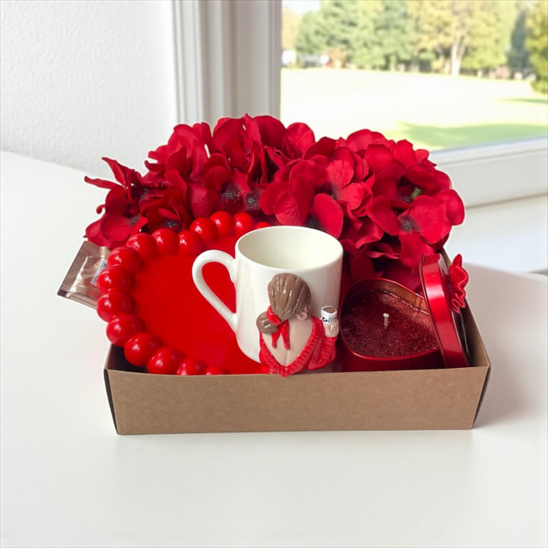 Kırmızı Bubble Kalp Kız Fincan Mum Çiçek Set