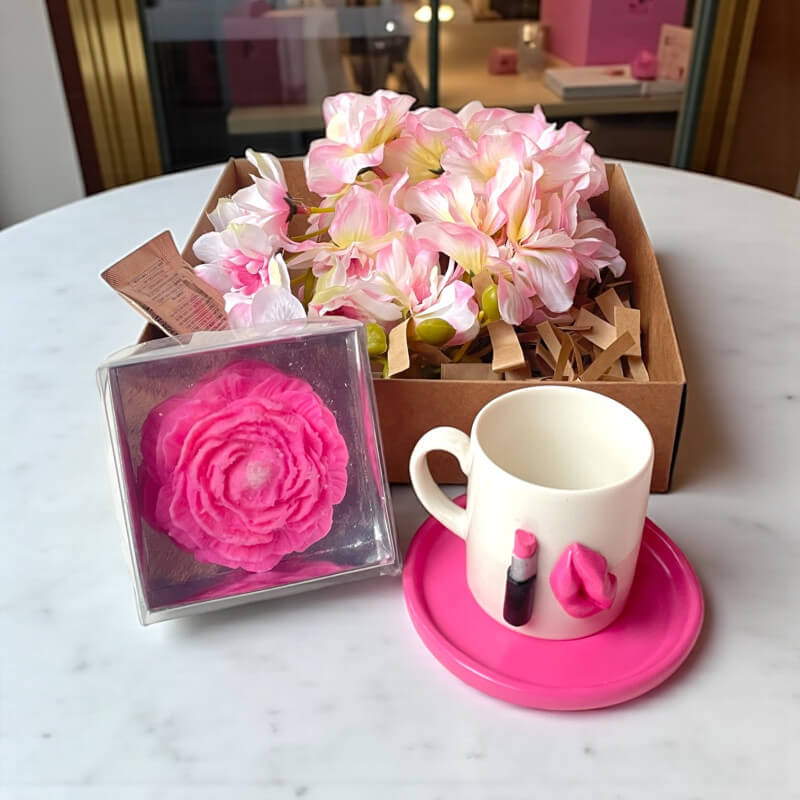 Pembe Ruj Dudak Fincan Şakayık Mum Çiçek Set