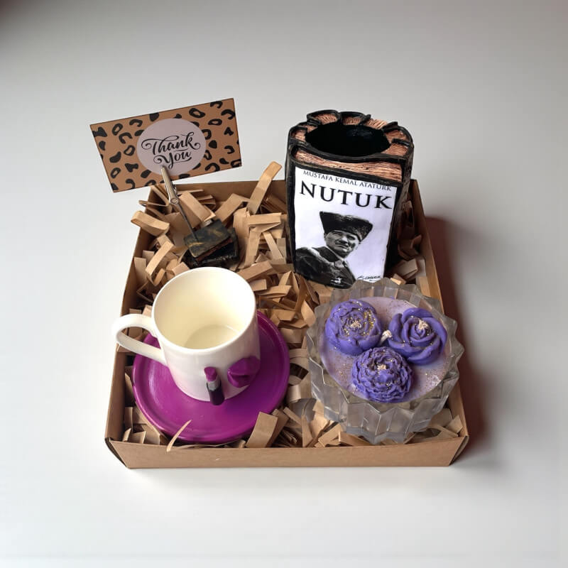 Öğretmenlere Özel Nutuk Notluk Mor Fincan Mum Set