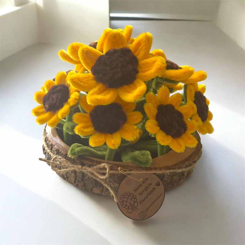 Ahşap Kütükte Ayçiçek Tarlası